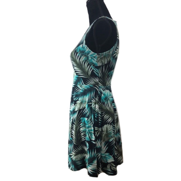 VS PINK Palm Print Dress - Picture 2 of 6